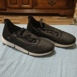 3 × $8 🤑❤️🤗 Reebok Black Sneakers 7.5